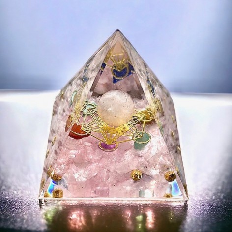 Orgonit, Rosenquarz Pyramide 7 Chakras