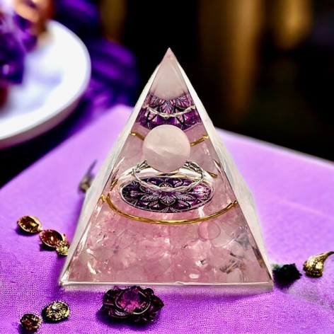 Pyramide Orgonite, Quartz rose