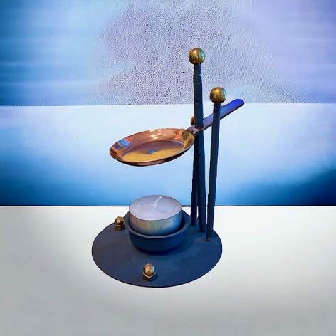 Adjustable incense burner
