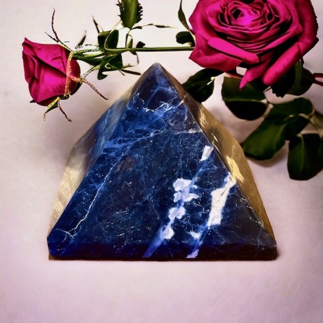 Pyramide Sodalite