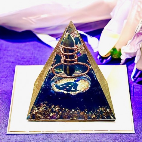 Pyramide Orgonite, Méditation Chakra