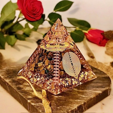Orgonite pyramid, tiger's eye spiral