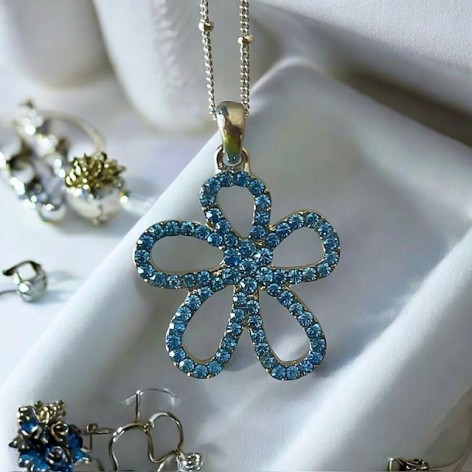 Summer flower pendants