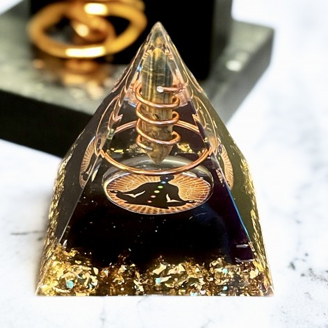 Pyramide Orgonite, Méditation Chakra