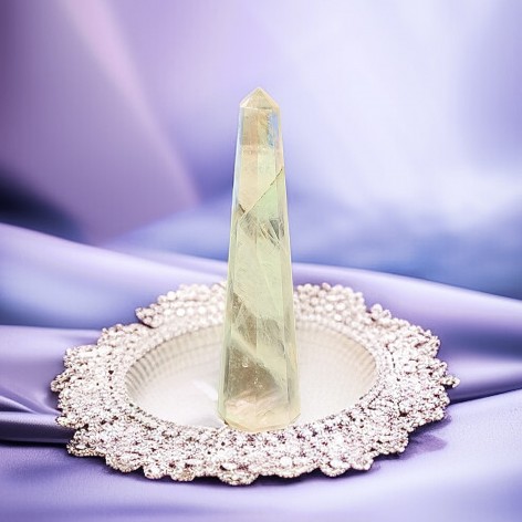 Obélisque de Cristal de roche, S