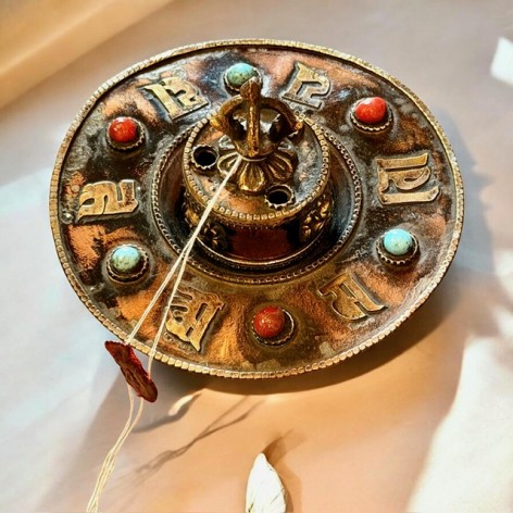 Tibetische Räucherstäbchenbrenner aus Metall